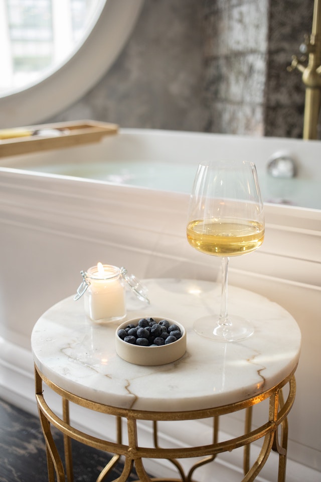 Natural Stone and Your Bathtub Surround Belong Together Rock Tops